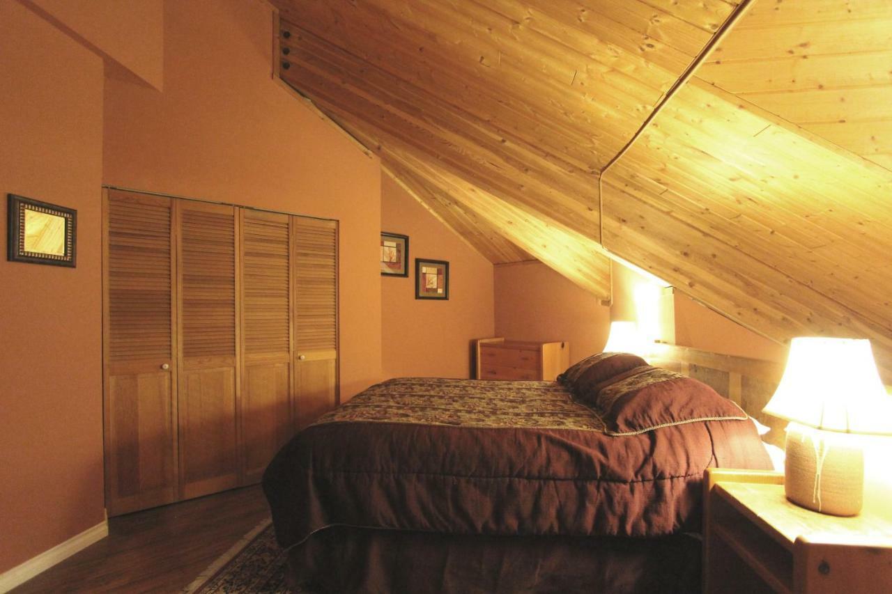 Rainbow Suites By Whistler Retreats Экстерьер фото